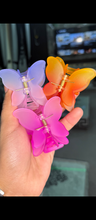 Double Layered Butterfly ClipClaw